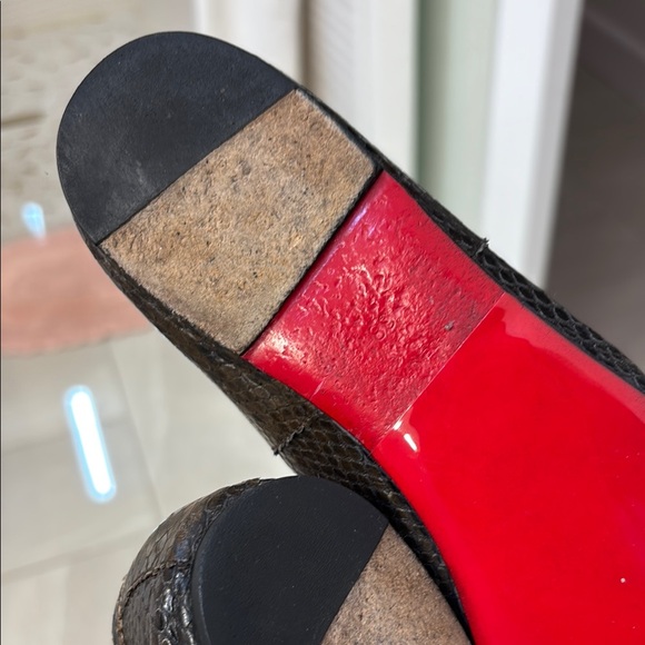 🌺🌸Christian Louboutin🌸🌺 Black and Brown Flats for Effortless Elegance - Picture 7 of 9